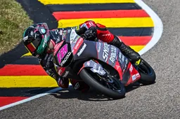 Moto3: Matteo Bertelle cade sul più bello, ma il ragazzo cresce