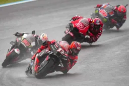 MotoGP, Maverick Vinales studia l'Aprilia: "I problemi non sono chiari"