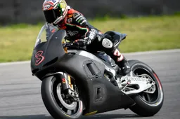 Max Biaggi: "Bello tornare in sella, la ART mi ricorda la mia RSV4"