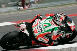 Superbike Miller Gara 1: Carlos Checa rompe, Max Biaggi vince