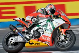Superbike: festa Aprilia a Noale, Biaggi annuncia il rinnovo?