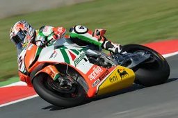 Superbike: all'asta le carene dell'Aprilia RSV4 di Max Biaggi