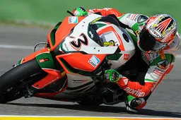 Superbike Valencia Qualifiche 2: Biaggi la spunta nel finale