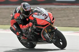 Superbike Silverstone Prove Libere 2: Camier 1°, cade Biaggi