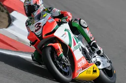 Superbike Nurburgring Superpole: straordinaria pole di Biaggi
