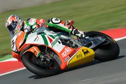 Superbike Magny Cours Warm Up: Biaggi davanti a Lanzi