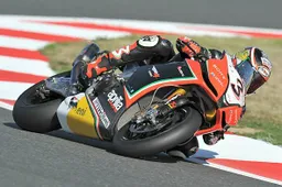 Aprilia con Max Biaggi festeggia a Noale il mondiale 2012