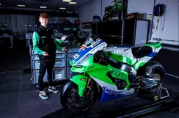 Linea verde Kawasaki nel British Superbike: Max Cook al debutto