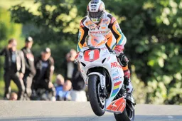 Tourist Trophy: John McGuinness presente in tutte le classi "Solo" del TT 2013