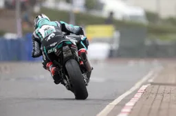 Prime prove della North West 200, Dunlop vola con la CBR