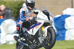 Superbike: Marco Melandri "Vittoria speciale per la BMW"