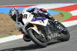 Superbike Portimao Gara 1: bandiera rossa, Melandri a terra al 1° giro