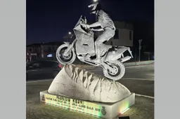 Fabrizio Meoni, la sua statua ora brilla ancora di più