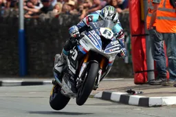 Ritiro? Michael Dunlop rilancia: al TT 2019 con Tyco BMW