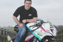 Tourist Trophy: Michael Dunlop conferma il passaggio al team McAdoo