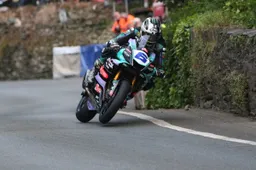 Il dilemma di Michael Dunlop al TT 2024: Triumph o Yamaha?