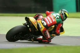 BSB Cadwell Park Gara 1: vince Michael Laverty, giallo Brookes