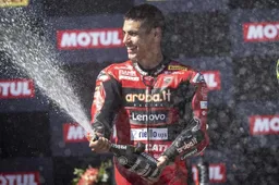 SBK, Rinaldi: "Non so se il mio futuro dipende da Marquez". Annuncio a breve