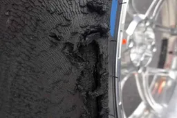 Superbike, Rinaldi mostra la gomma malconcia: "Volevo attaccare Bautista, ma…"