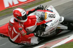 BSB: Michael Rutter "Non mi trovo con la nuova Yamaha R1"