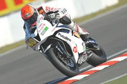 STK600 Magny Cours Qualifiche 2: pole VD Mark, 2° Russo