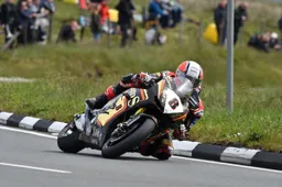 Michael Rutter riporta la Honda MotoGP Replica al TT!