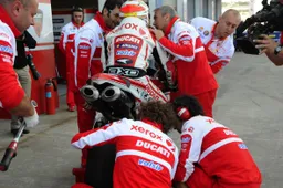 Superbike Donington Qualifiche 1: Michel Fabrizio al comando