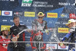 Superbike CIV: Al Mugello Andrea Mantovani fa sudare Michele Pirro