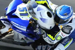 Supersport Phillip Island: Michele Pirro dodicesimo all'esordio