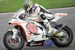 Moto2 Valencia Qualifiche: prima pole per Michele Pirro