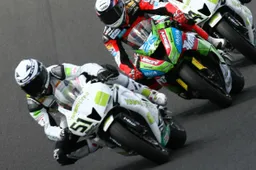 Supersport: Michele Pirro fermato da una foratura in Australia