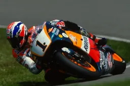 Tourist Trophy: Mick Doohan ospite del TT, un giro con la Honda CBR