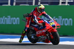 MotoGP, Honda in risalita? Joan Mir sorride "Non mi succedeva da tempo"