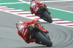 MotoGP Austin: Marc Marquez tandem con Bagnaia, poi l'attacco