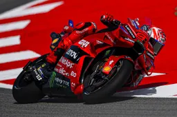 MotoGP Catalunya: Aprilia Sprint nera, Alex Marquez grave errore... E Marc esulta