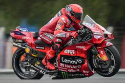 MotoGP Argentina: solo Alex ci prova, Marc Marquez re della Sprint