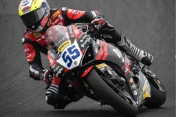 Superport Phillip Island: Capolavoro Montella, gara 1 è dominio Ducati