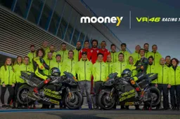 Valentino Rossi presenta Mooney: "Mi accompagnerà anche con le auto"