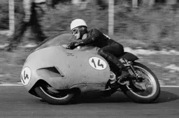 Moto Guzzi festeggia 90 anni