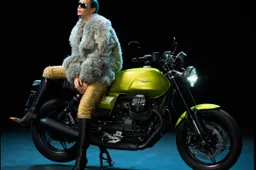 Moto Guzzi V7 Sport: la V7 più tecnologica e potente di sempre