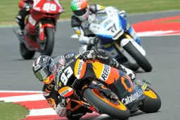 Moto2: ad Assen prosegue la sfida a quattro per il titolo