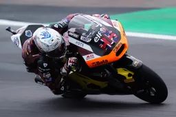 Jake Dixon e l'asta del casco per il piccolo Guintoli: oltre le aspettative