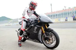 J-GP2: debutta una nuova Moto2 su base Yamaha dell'Itoh Racing