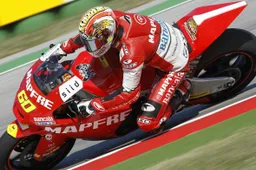 Moto2: test a Valencia per 10 piloti, Simon il più veloce