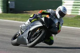 Moto2: debutto in pista per l'esemplare del team LaGlisse