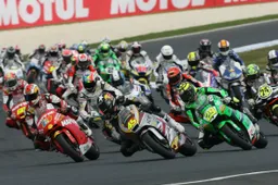Moto2: a Estoril lotta per il secondo posto, ma non solo