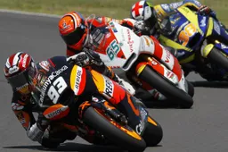 Moto2: Bradl in casa, Marquez & co per riaprire il campionato