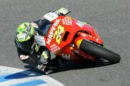 Moto2: Suter Racing punta al tris e al titolo piloti