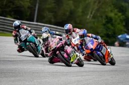 Infrazioni Moto3, l'idea di Crutchlow: "1000 euro di multa ogni volta"