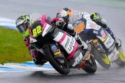Moto3 Australia: Angel Piqueras aliscafo sul bagnato